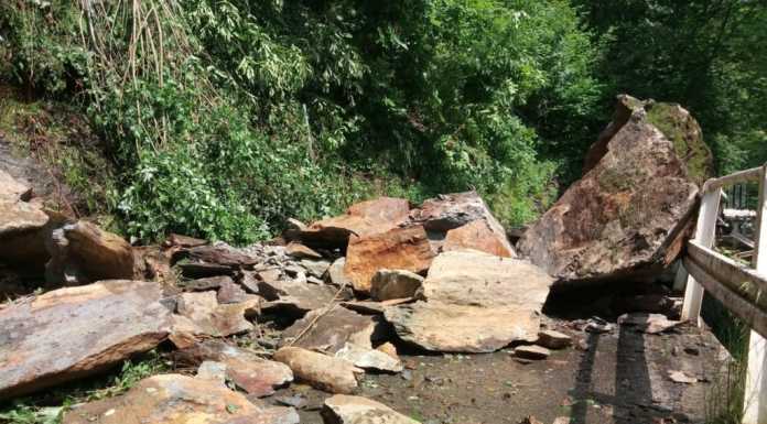 Valvarrone. Grossa frana sulla Sp 67 tra Avano e Pagnona, strada chiusa