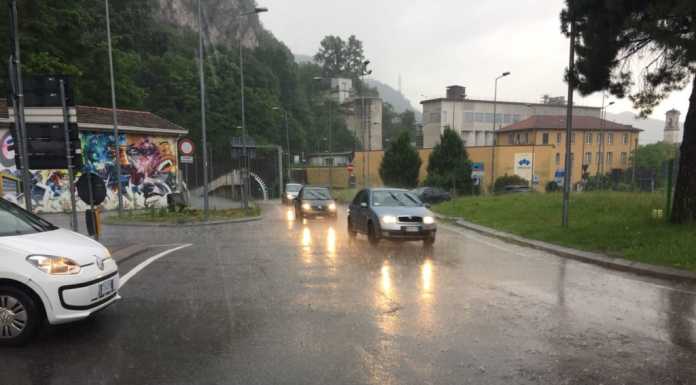 Violento acquazzone sulla città, non si registrano particolari criticità