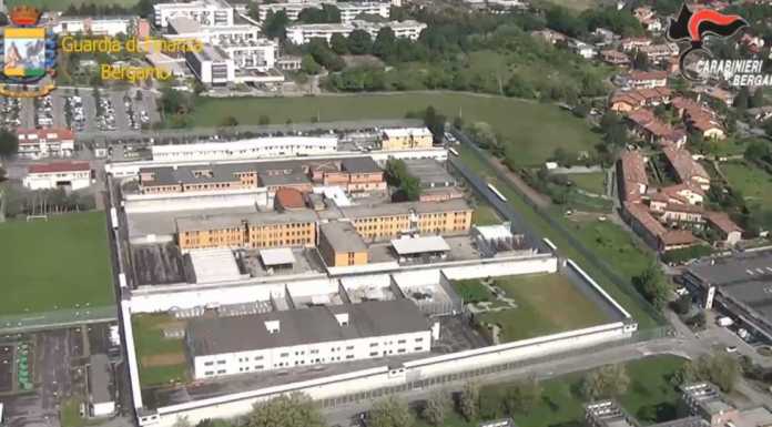Arrestato l’ex direttore del carcere di Bergamo per corruzione e trattamenti di favore a detenuti