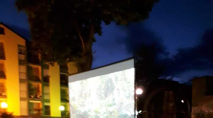 Mandello. “Buona la prima” per il cinema all’aperto della Pro Loco