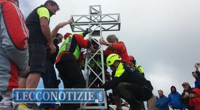 Sabato 23 giugno 2018, ore 11:30: posata la nuova croce in Grignetta