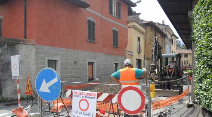 Mandello. Iniziati i lavori in centro, chiusa via Parodi