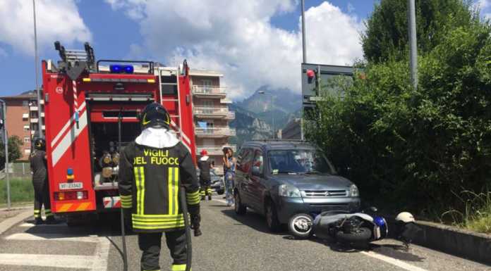 Incidente tra auto e scooter in via dell’Eremo a Lecco
