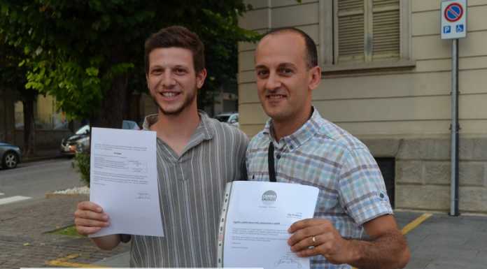 Cambia Calolzio mostra i redditi, polemiche sulla trasparenza