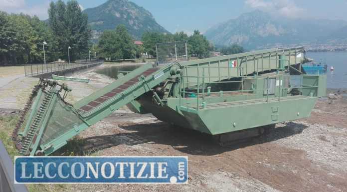 Alghe nel lago di Garlate, entra in funzione il battello spazzino