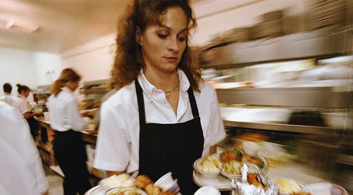 Stagione turistica, la CGIL: “I lavoratori ci sono, ma garantite i loro diritti”