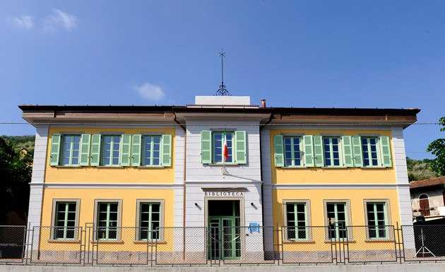 La biblioteca di Garlate festeggia 50 anni, una mostra per celebrare il traguardo