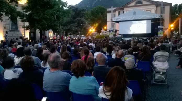 Lecco. Al via il cinema all’aperto in piazza Garibaldi e il drive-in al piazzale di Erna cinema aperto lecco