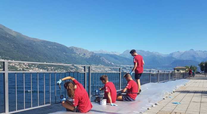 Living Land fa tappa a Dervio: giovani al lavoro per abbellire il lungolago