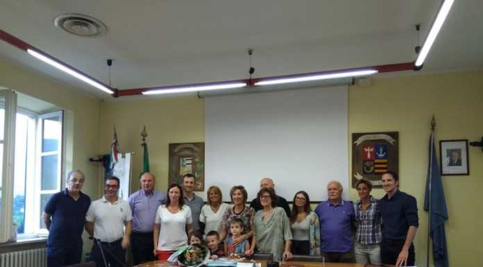 Valgreghentino. Pensione per la maestra Enrica: “I bimbi sono stati la mia vita”