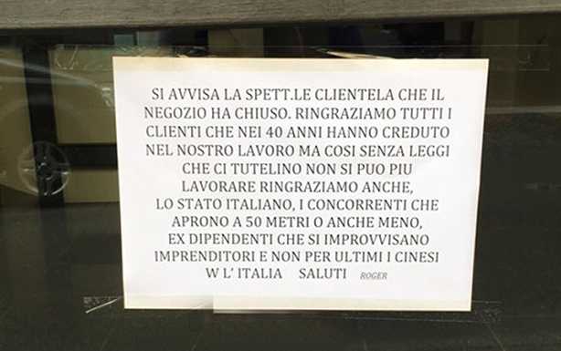 Chiude dopo 40 anni il parrucchiere Roger David. “Così non si può lavorare”