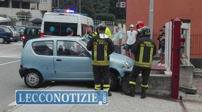 Valmadrera. Perde il controllo dell’auto, 78enne si schianta in via Manzoni