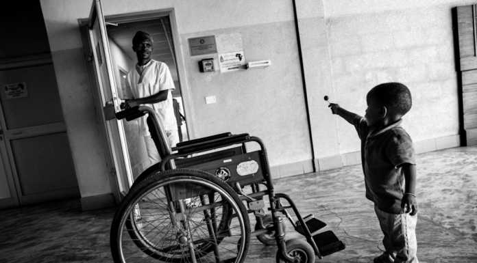 Le foto del reporter Porzio in mostra a sostegno dei bimbi cardiopatici