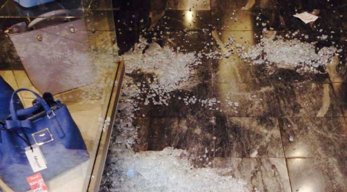 Lecco. Spaccata in via Cavour, svaligiata la pelletteria Negrini