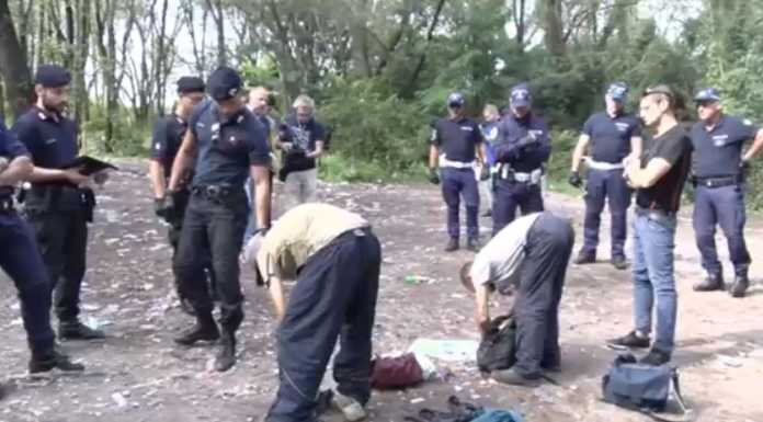 Nuovo blitz dei carabinieri nel bosco della droga di Rogoredo (video)