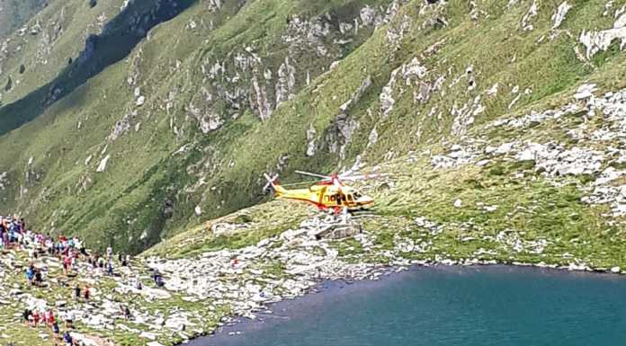 Malore ai Laghi di Deleguaggio per un uomo di 83 anni: elisoccorso