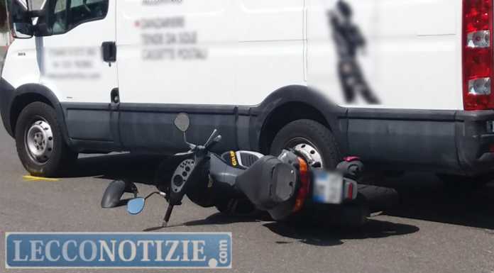 Scontro moto-furgone sul viale Adamello, motociclista in ospedale