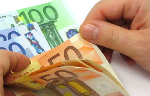 Mutui in crescita nel 2020, grazie alle surroghe. Calano i prestiti personali