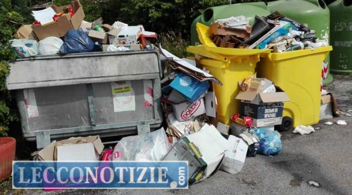Resinelli. Problemi con i rifiuti: cassonetti stracolmi e sporcizia