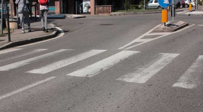 Strisce pedonali. il Comune risponde: “200 mila euro di manutenzioni”