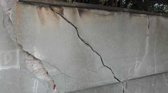 Pescarenico. Crepe sui muri: interdetto uno stabile in via Corti