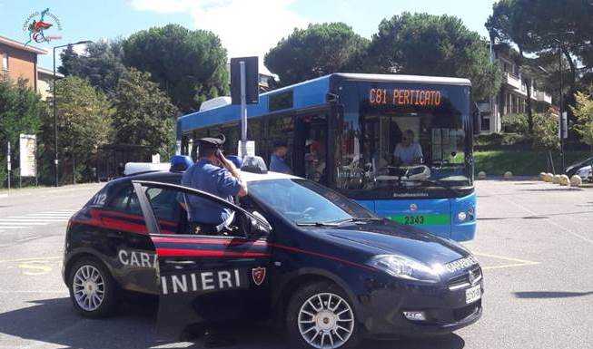 Cantù: lite sul pullman, intervengono i carabinieri. Denunciato 23enne