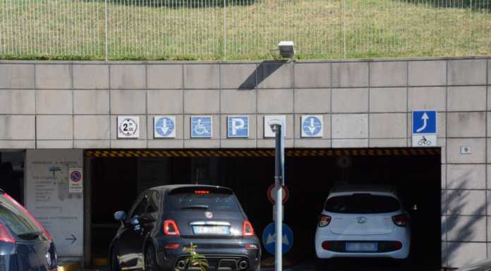 Lecco. “Soste selvagge” in ospedale, al via le rimozioni forzate