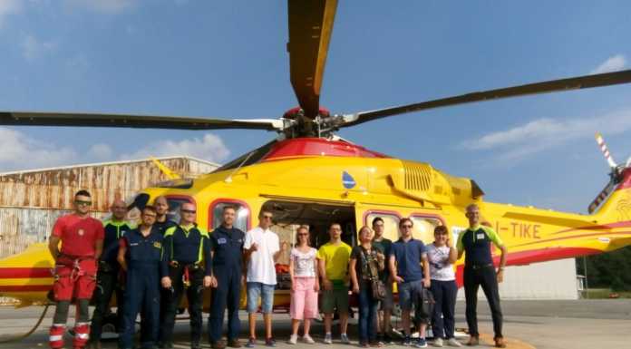 Visita all’eliporto di Areu, decolla il nuovo anno per i ragazzi dell’Aspoc College