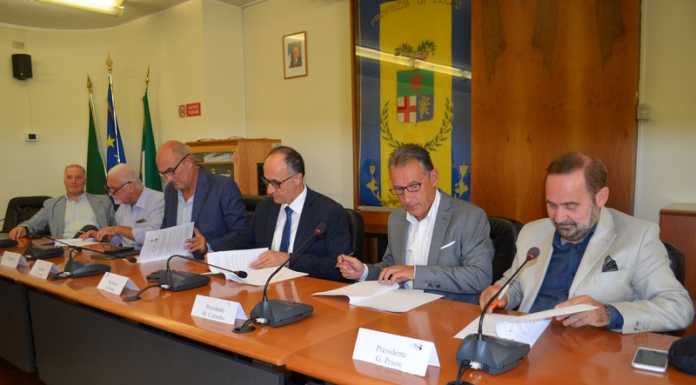 Teleriscaldamento, cestini intelligenti e pali innovativi: Lecco progetta la città del futuro