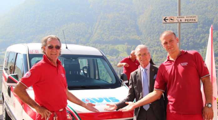 E’ festa per il 60esimo della CRI Premana. Inaugurato il nuovo doblò