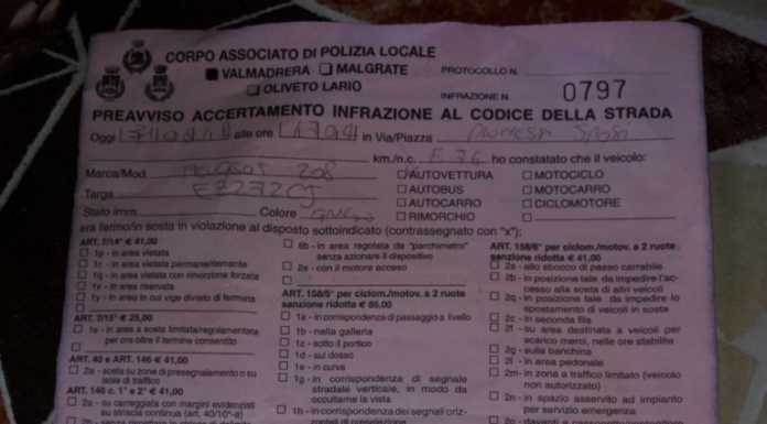 Quattro frecce davanti alla farmacia, medico multato: “Era un’emergenza”