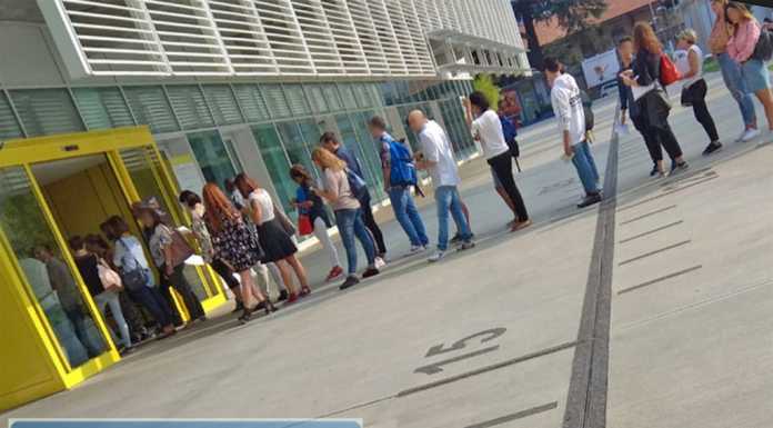 Centinaia di candidati alle selezioni per il nuovo Iperal a Mandello