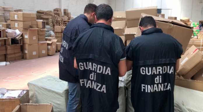 Alimenti con etichetta straniera, ne sequestrano una tonnellata nel comasco