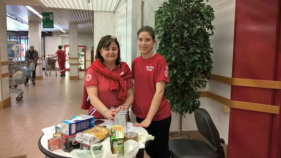 Croce Rossa Lecco: volontari in campo per la raccolta alimentare