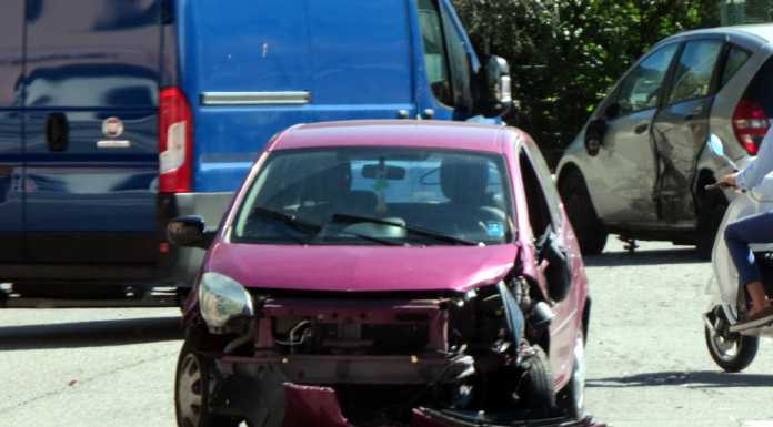 Schianto in corso Monte Santo, soccorse cinque persone