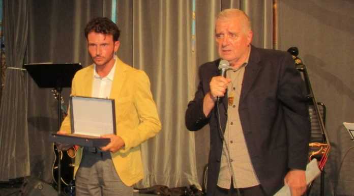 Varenna. Il Presidente Mattarella dona la targa in memoria di La Pira