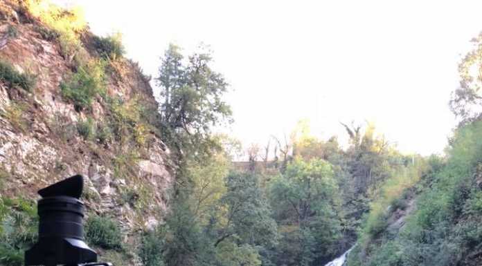 La tv CVC di Malta in visita a Bellano, riprese sul lago e all’Orrido