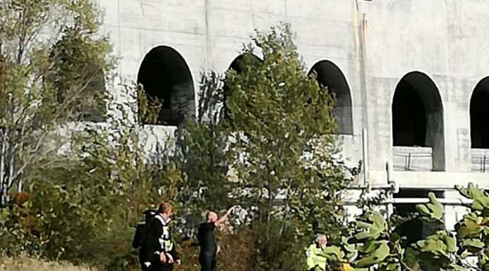 Abbadia. Surfista in difficoltà per il vento, soccorso dai pompieri