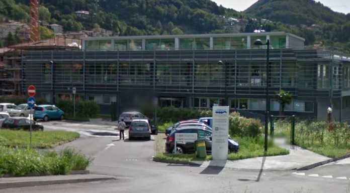 Niente pagamenti in contanti all’Asst di Calolzio: “Per gli anziani è un problema”