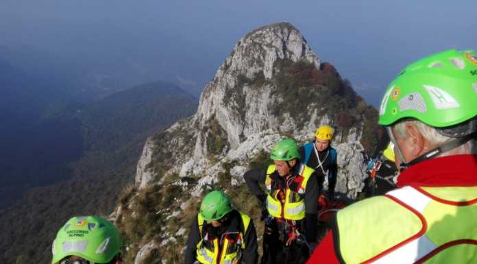 Corni di Canzo, esercitazione del Soccorso Alpino con i colleghi toscani