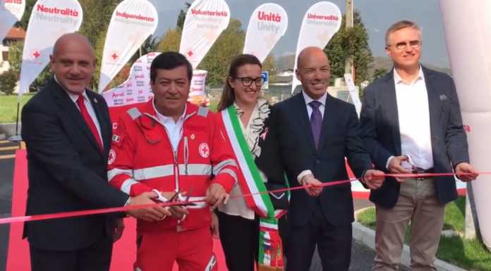 Taglio del nastro per la nuova ‘casa’ della Croce Rossa di Colico
