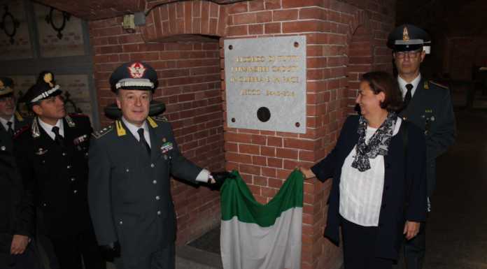 Lecco inaugurata la targa commemorativa “Finanzieri caduti in guerra ed in pace”