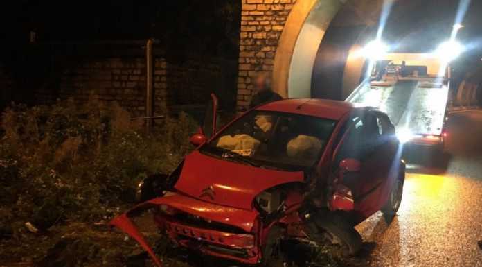 Auto si schianta allo svincolo di Abbadia: ferita una donna