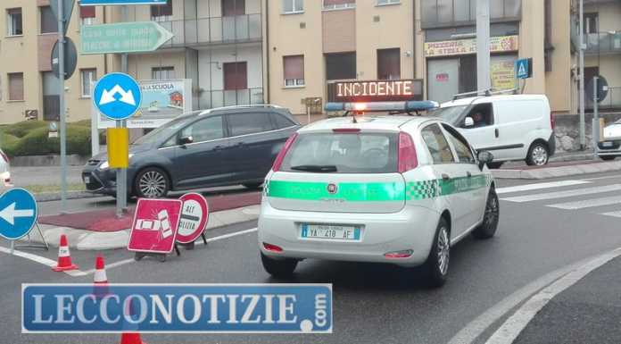 Olio sulla strada dopo l’incidente, le vecchia Lecco-Ballabio chiusa per alcune ore