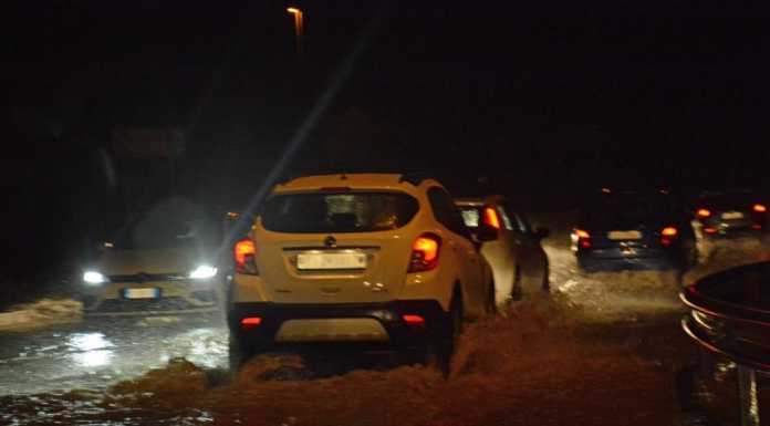 Maltempo, pompieri al lavoro nel lecchese per allagamenti