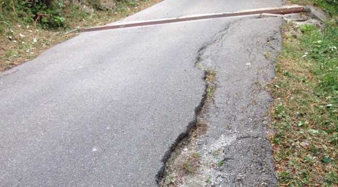 Pescate chiude la strada di San Michele: “Gli enti montani intervengano”