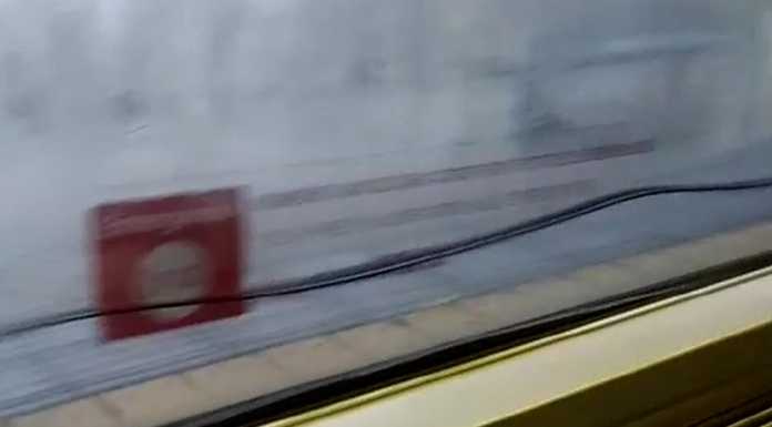 Il video. Effetti speciali sul treno: ecco il finestrino – acquario