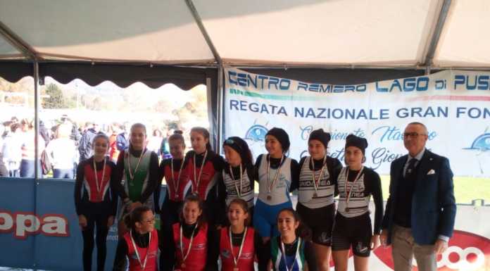 Canottieri Moto Guzzi trionfa alla Gran Fondo sul Lago di Pusiano