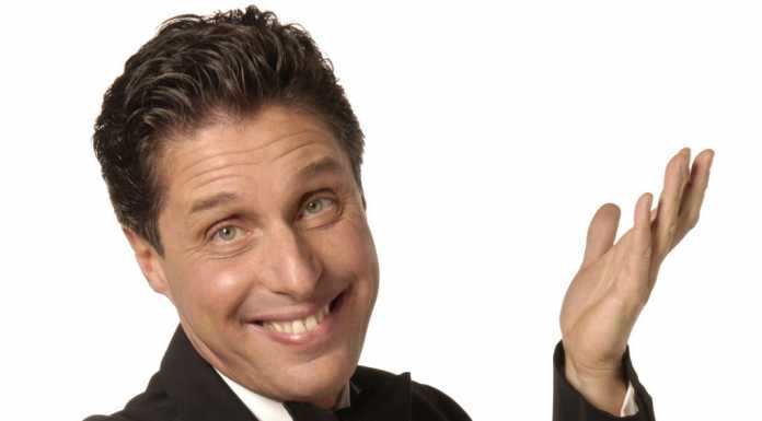 Raul Cremona fa tappa a Bellano con il suo spettacolo “Prestigi”