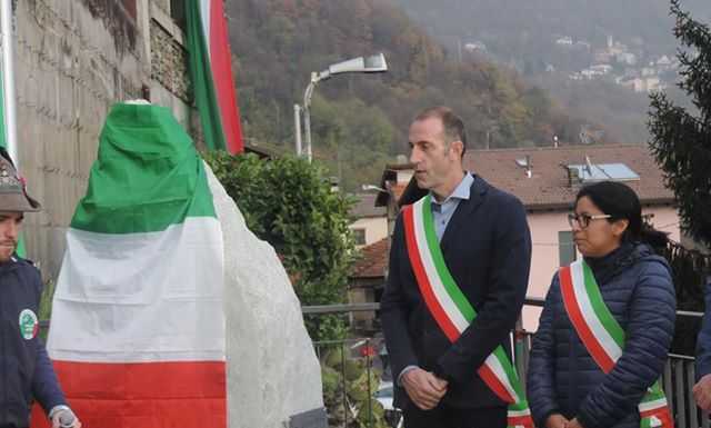 Gli alpini di Vestreno inaugurano il nuovo Monumento ai Caduti
